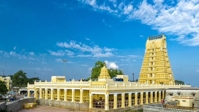 Chamundi Hill, Mysuru (Mysore), Karnataka - Vushii.com Chamundi Hill, Mysuru (Mysore), Karnataka - Vushii.com